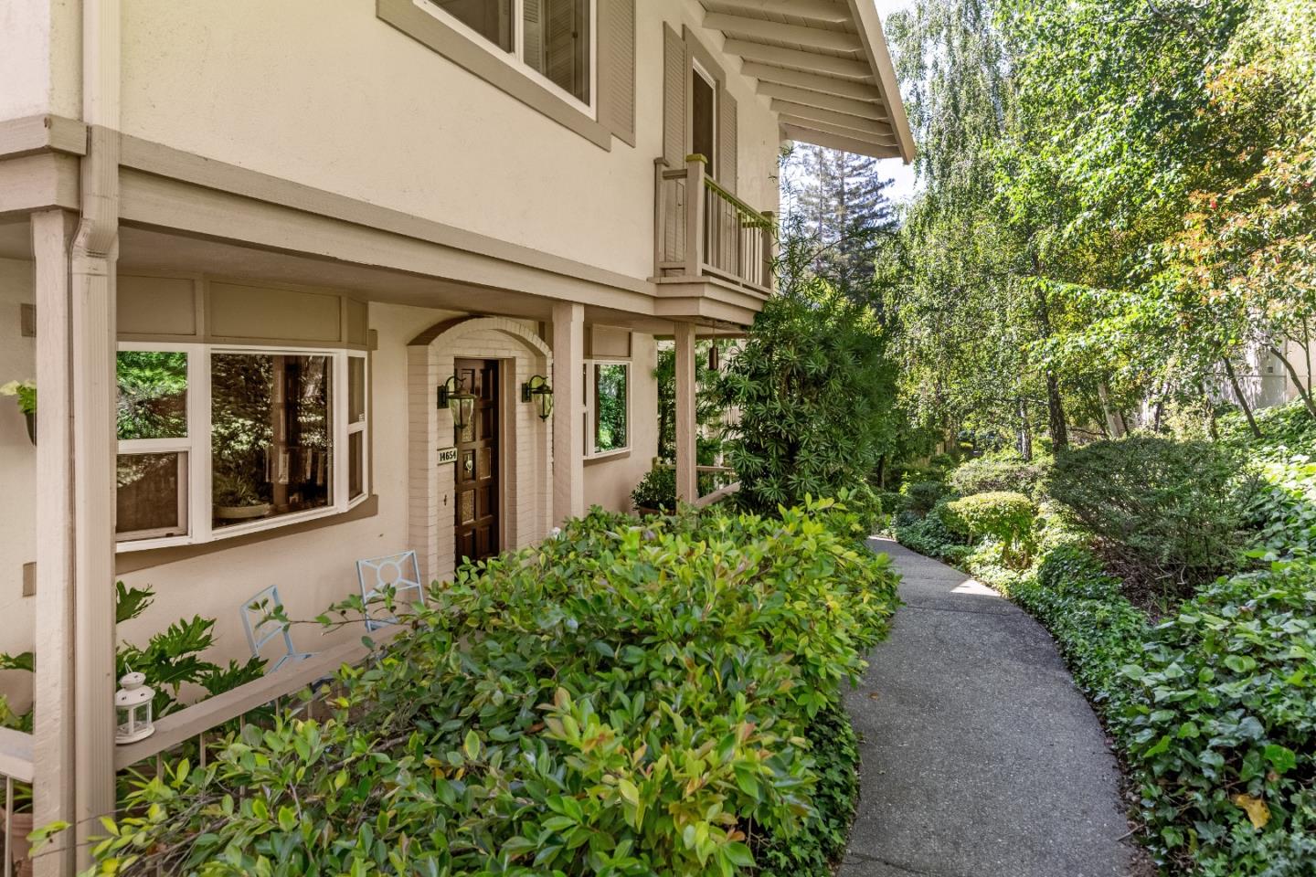 Detail Gallery Image 2 of 12 For 14654 Placida Ct, Saratoga,  CA 95070 - 3 Beds | 2/1 Baths