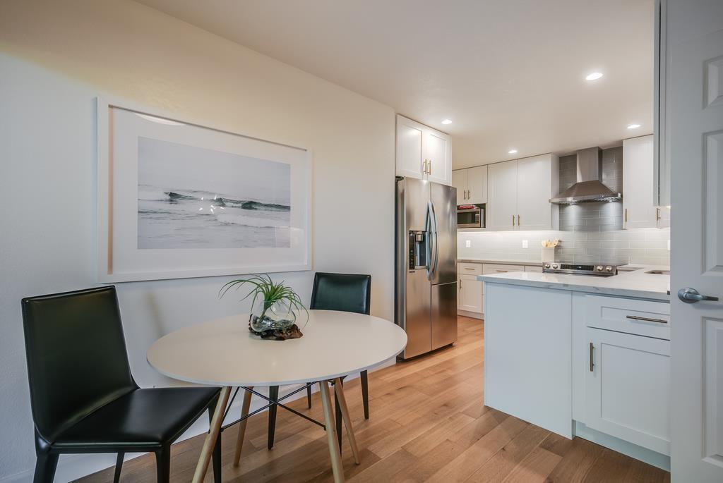 Detail Gallery Image 16 of 47 For 1202 Sharon Park Dr, Menlo Park,  CA 94025 - 2 Beds | 2 Baths