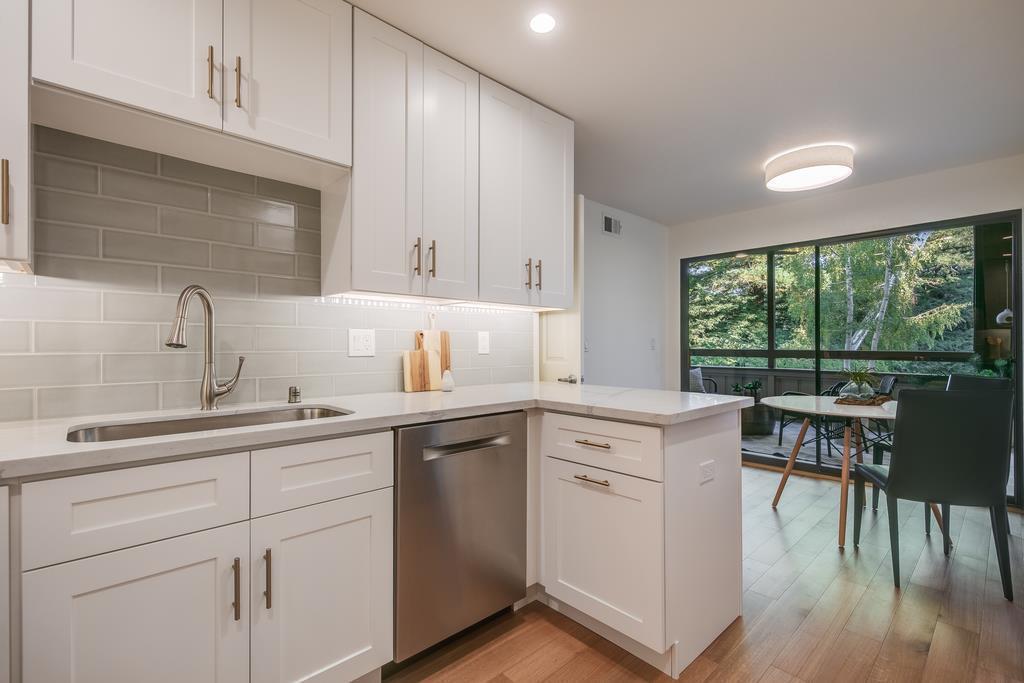 Detail Gallery Image 18 of 47 For 1202 Sharon Park Dr, Menlo Park,  CA 94025 - 2 Beds | 2 Baths