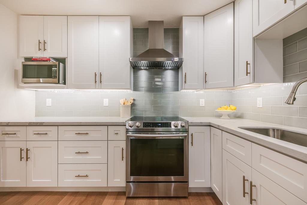 Detail Gallery Image 22 of 47 For 1202 Sharon Park Dr, Menlo Park,  CA 94025 - 2 Beds | 2 Baths