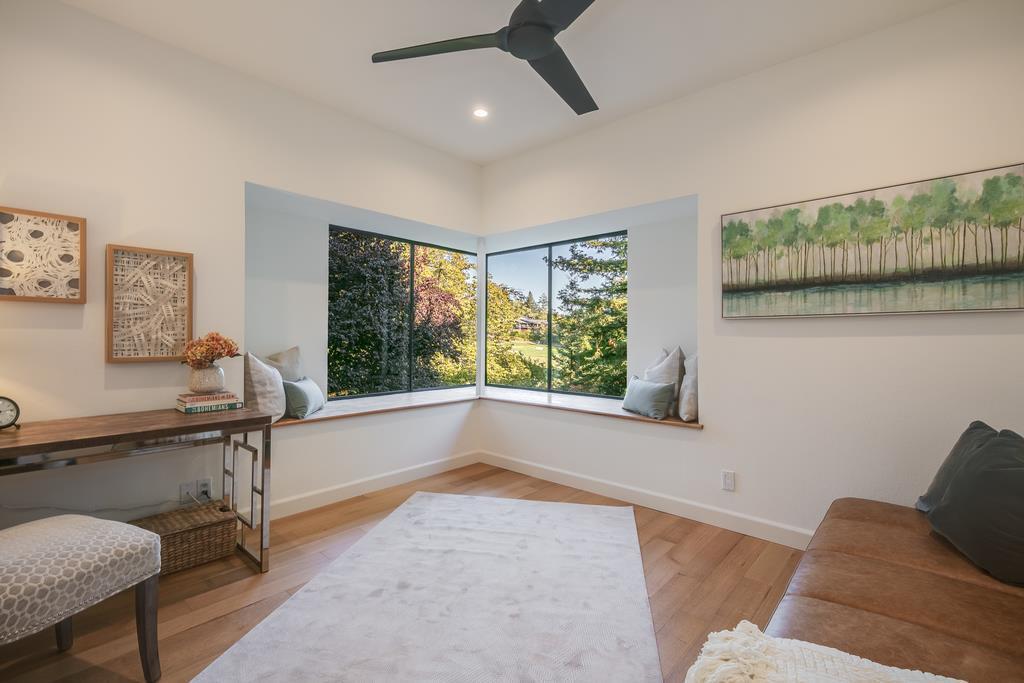 Detail Gallery Image 32 of 47 For 1202 Sharon Park Dr, Menlo Park,  CA 94025 - 2 Beds | 2 Baths