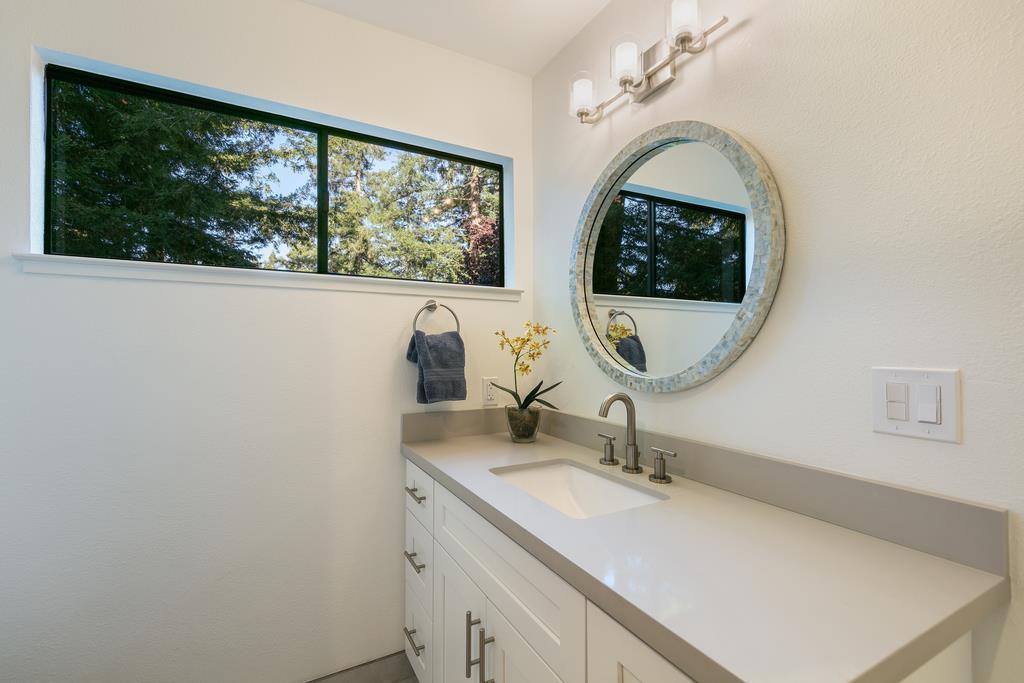 Detail Gallery Image 35 of 47 For 1202 Sharon Park Dr, Menlo Park,  CA 94025 - 2 Beds | 2 Baths