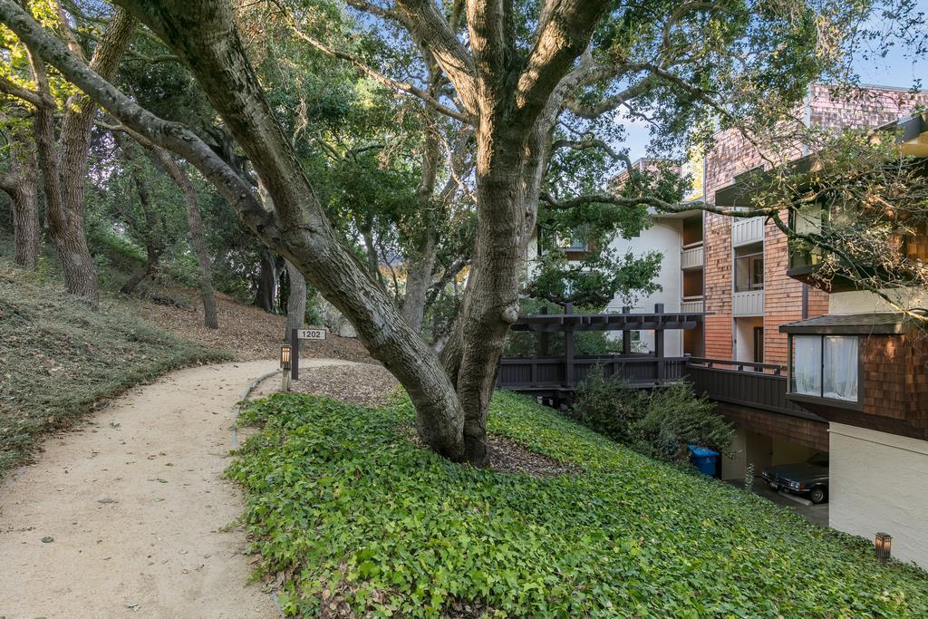 Detail Gallery Image 39 of 47 For 1202 Sharon Park Dr, Menlo Park,  CA 94025 - 2 Beds | 2 Baths