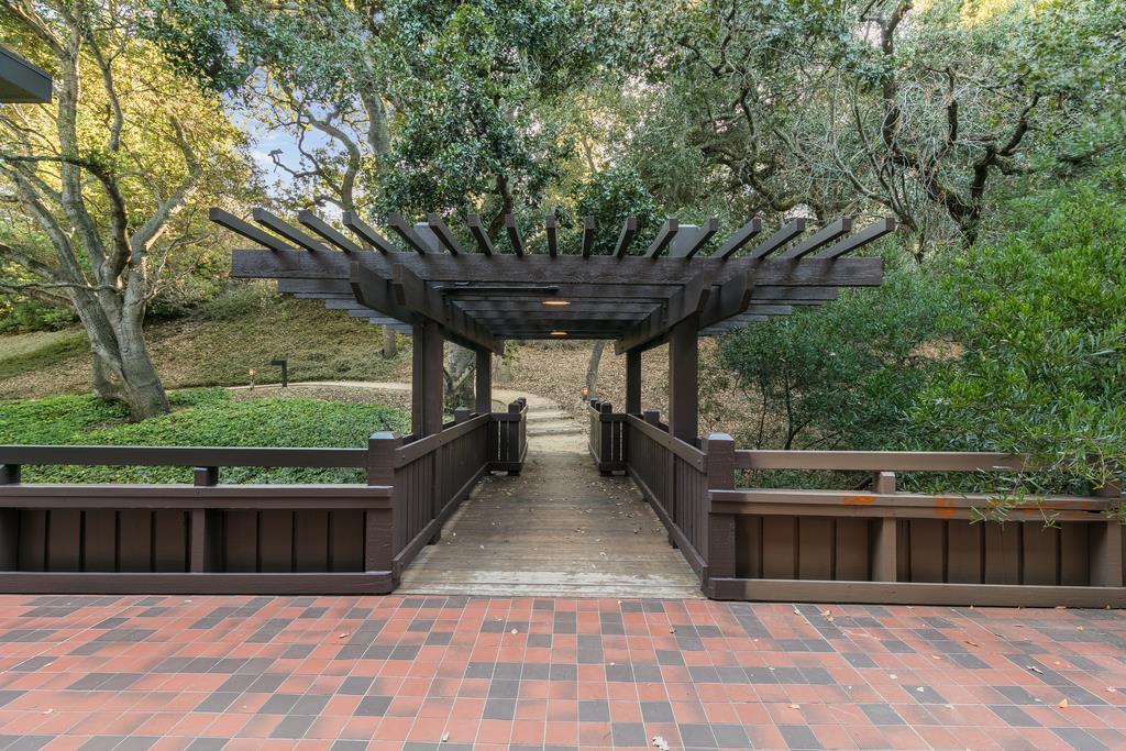 Detail Gallery Image 41 of 47 For 1202 Sharon Park Dr, Menlo Park,  CA 94025 - 2 Beds | 2 Baths