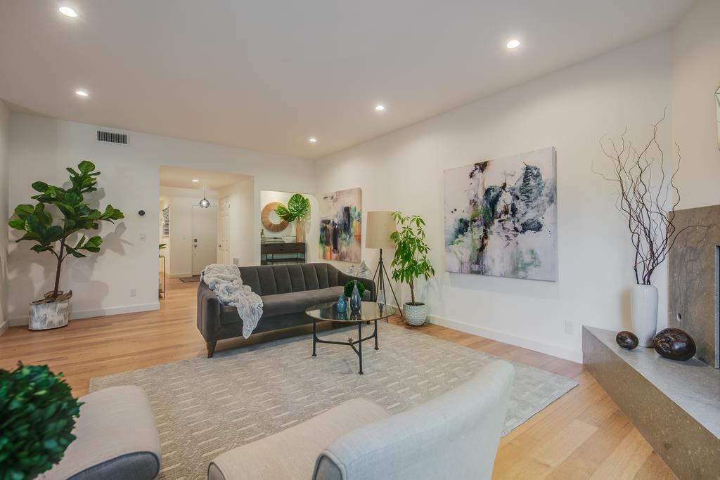 Detail Gallery Image 8 of 47 For 1202 Sharon Park Dr, Menlo Park,  CA 94025 - 2 Beds | 2 Baths