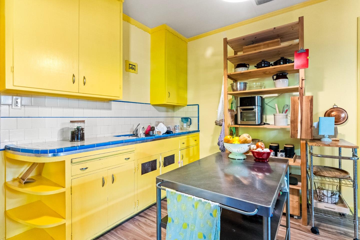 Detail Gallery Image 14 of 54 For 344 Barneson Ave, San Mateo,  CA 94402 - 4 Beds | 2 Baths