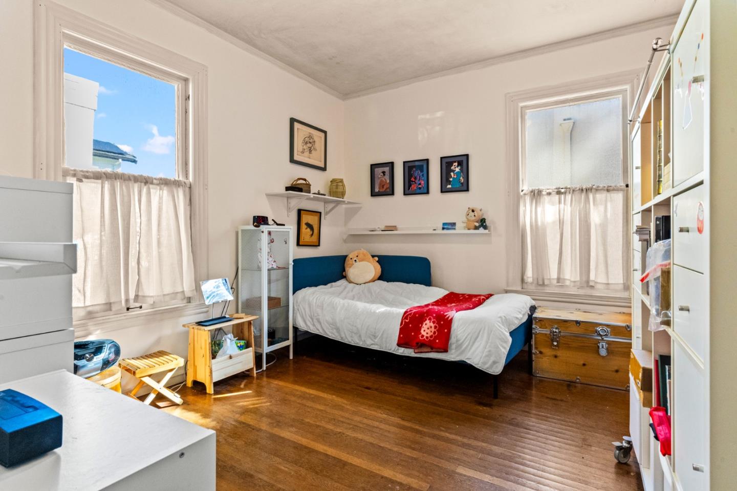 Detail Gallery Image 24 of 54 For 344 Barneson Ave, San Mateo,  CA 94402 - 4 Beds | 2 Baths