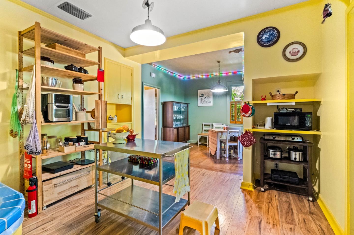 Detail Gallery Image 4 of 54 For 344 Barneson Ave, San Mateo,  CA 94402 - 4 Beds | 2 Baths