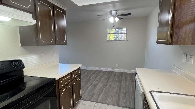 Detail Gallery Image 7 of 16 For 1281 Saratoga Ave #3,  San Jose,  CA 95129 - 2 Beds | 1/1 Baths