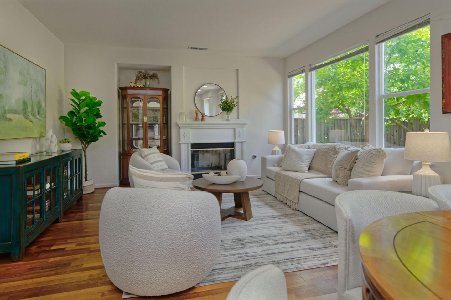 Detail Gallery Image 16 of 47 For 1687 via Cortina, San Jose,  CA 95120 - 4 Beds | 2/1 Baths