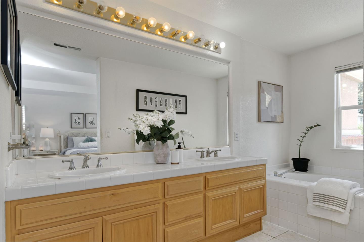 Detail Gallery Image 23 of 47 For 1687 via Cortina, San Jose,  CA 95120 - 4 Beds | 2/1 Baths