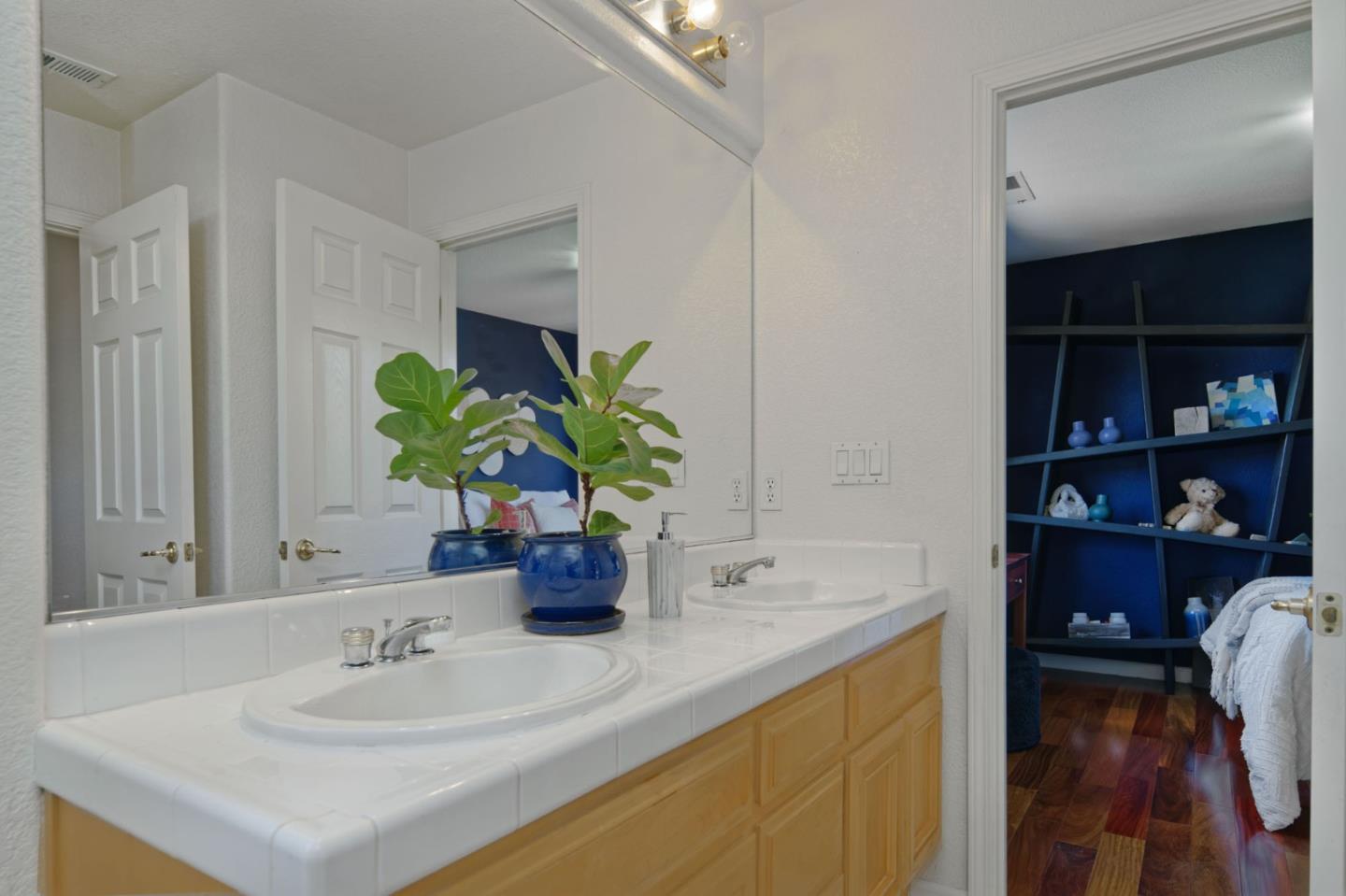 Detail Gallery Image 34 of 47 For 1687 via Cortina, San Jose,  CA 95120 - 4 Beds | 2/1 Baths