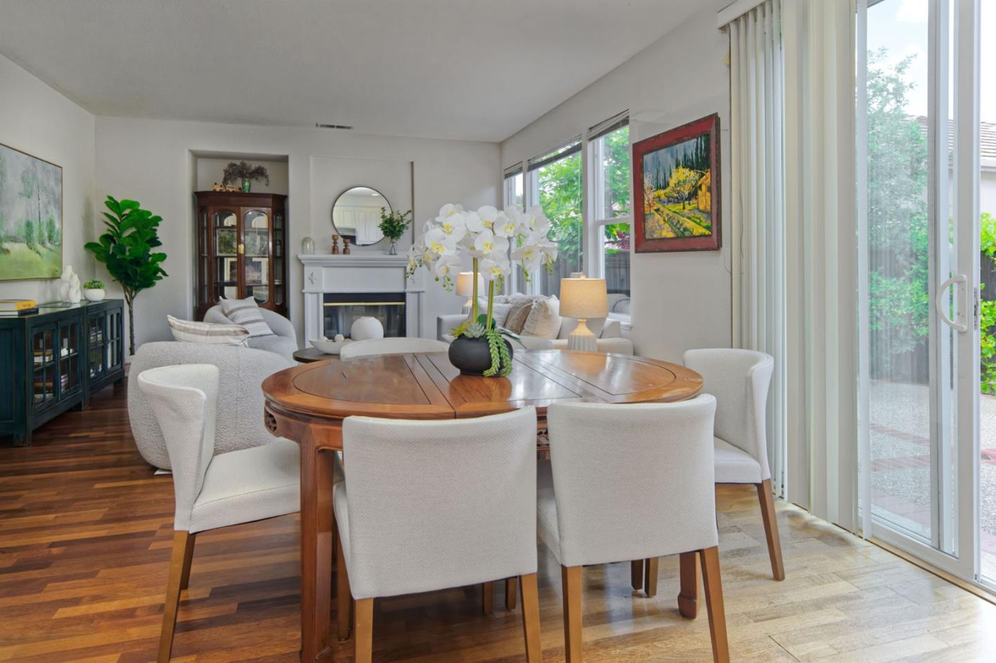 Detail Gallery Image 9 of 47 For 1687 via Cortina, San Jose,  CA 95120 - 4 Beds | 2/1 Baths