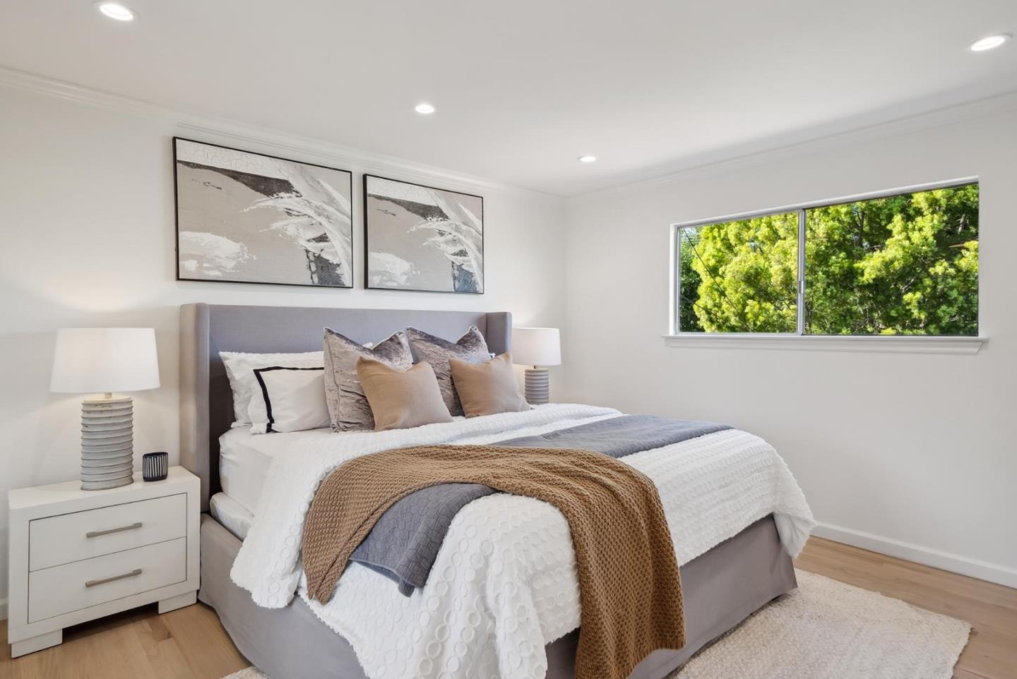 Detail Gallery Image 12 of 39 For 6083 W Walbrook Dr, San Jose,  CA 95129 - 6 Beds | 2/1 Baths