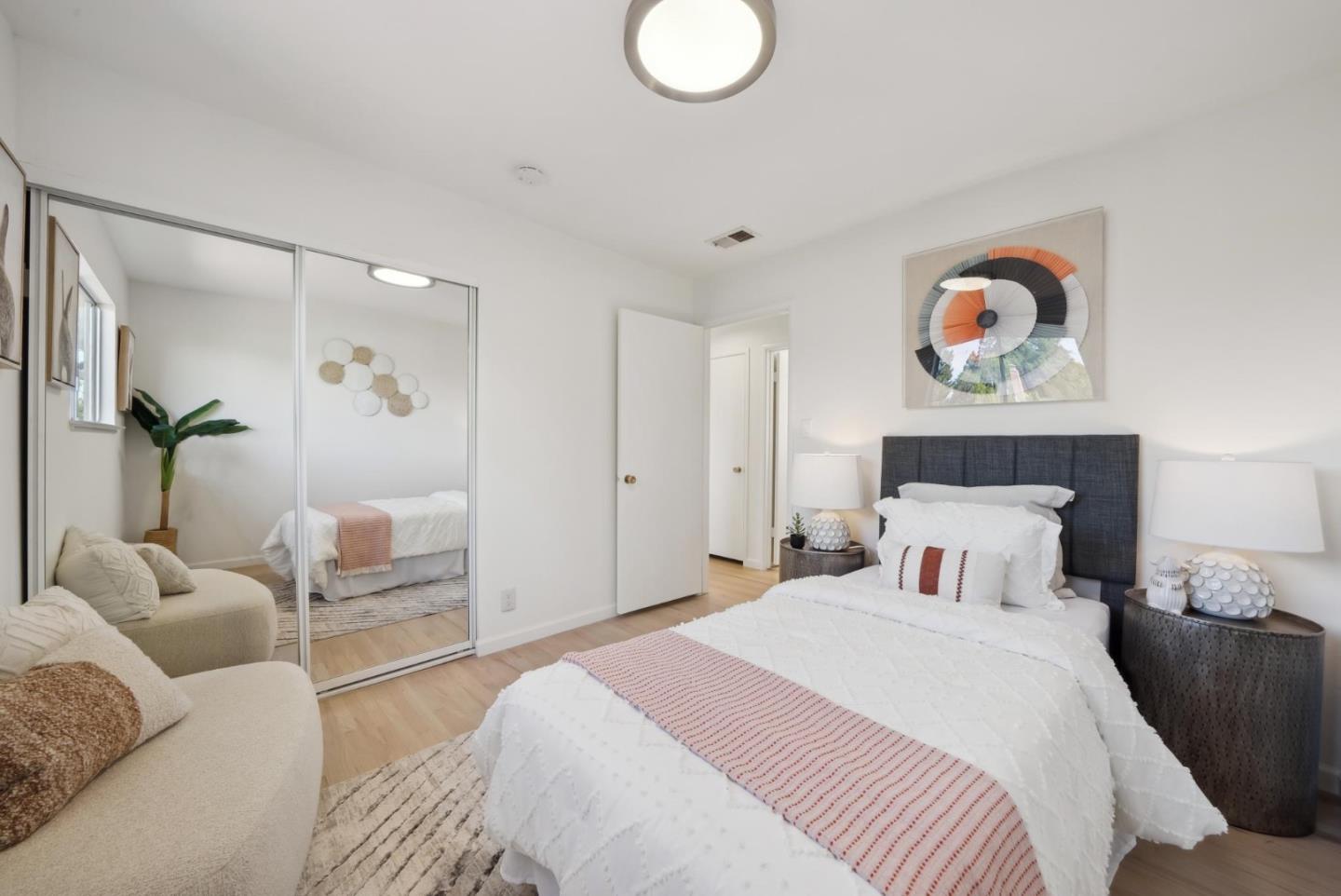 Detail Gallery Image 15 of 39 For 6083 W Walbrook Dr, San Jose,  CA 95129 - 6 Beds | 2/1 Baths