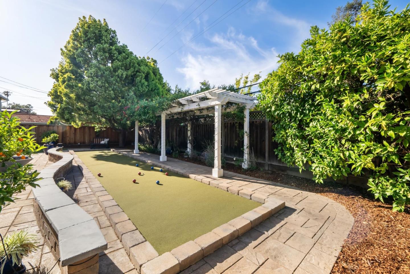 Detail Gallery Image 26 of 39 For 6083 W Walbrook Dr, San Jose,  CA 95129 - 6 Beds | 2/1 Baths