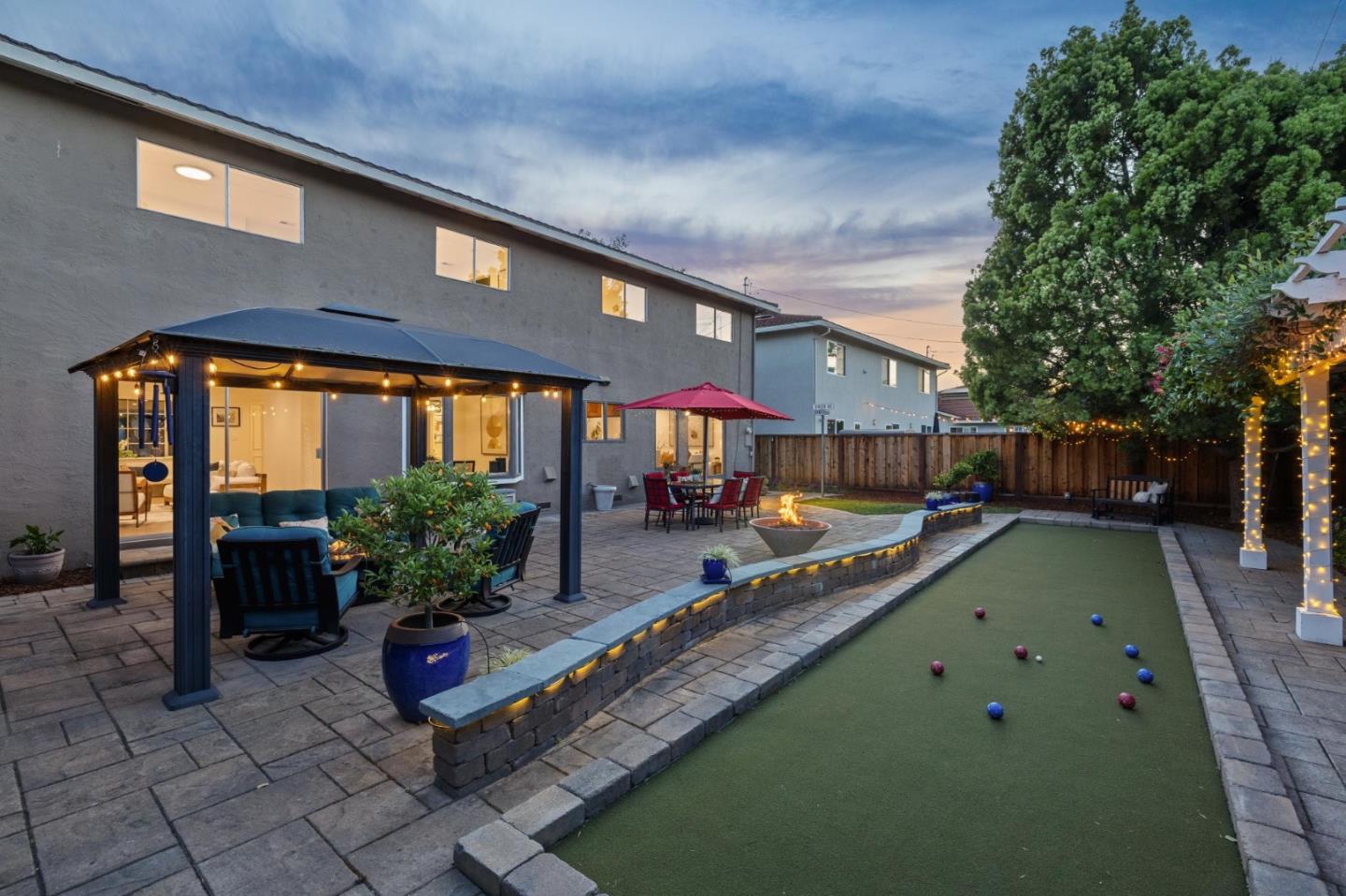 Detail Gallery Image 30 of 39 For 6083 W Walbrook Dr, San Jose,  CA 95129 - 6 Beds | 2/1 Baths