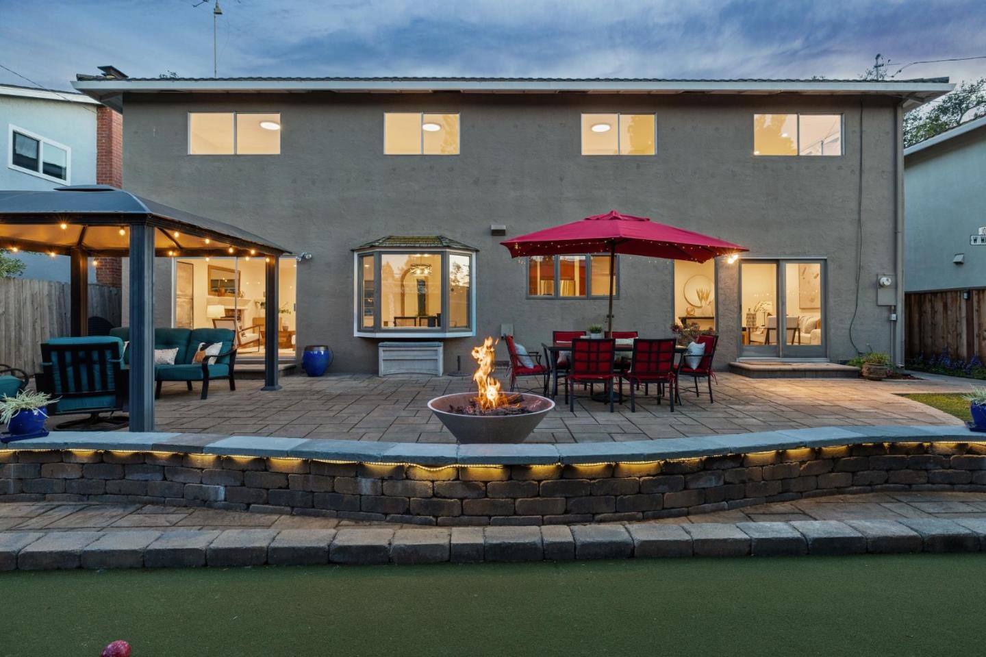 Detail Gallery Image 31 of 39 For 6083 W Walbrook Dr, San Jose,  CA 95129 - 6 Beds | 2/1 Baths