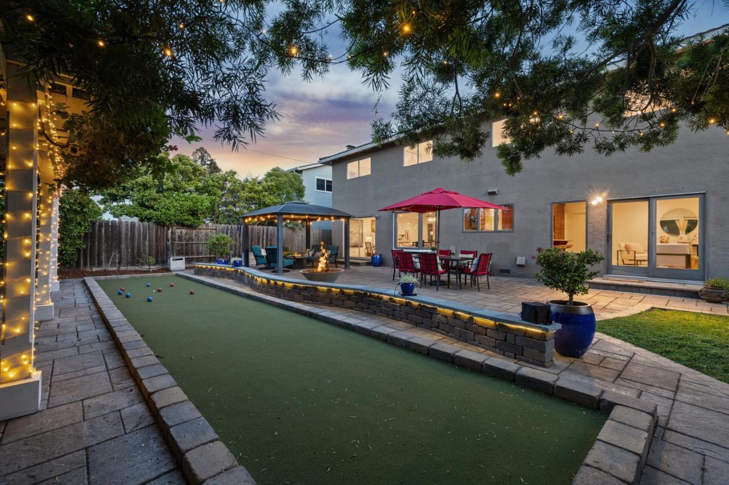 Detail Gallery Image 32 of 39 For 6083 W Walbrook Dr, San Jose,  CA 95129 - 6 Beds | 2/1 Baths