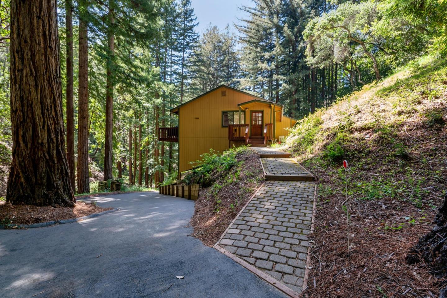 Detail Gallery Image 1 of 26 For 14430 Old Japanese Rd, Los Gatos,  CA 95033 - 3 Beds | 2 Baths