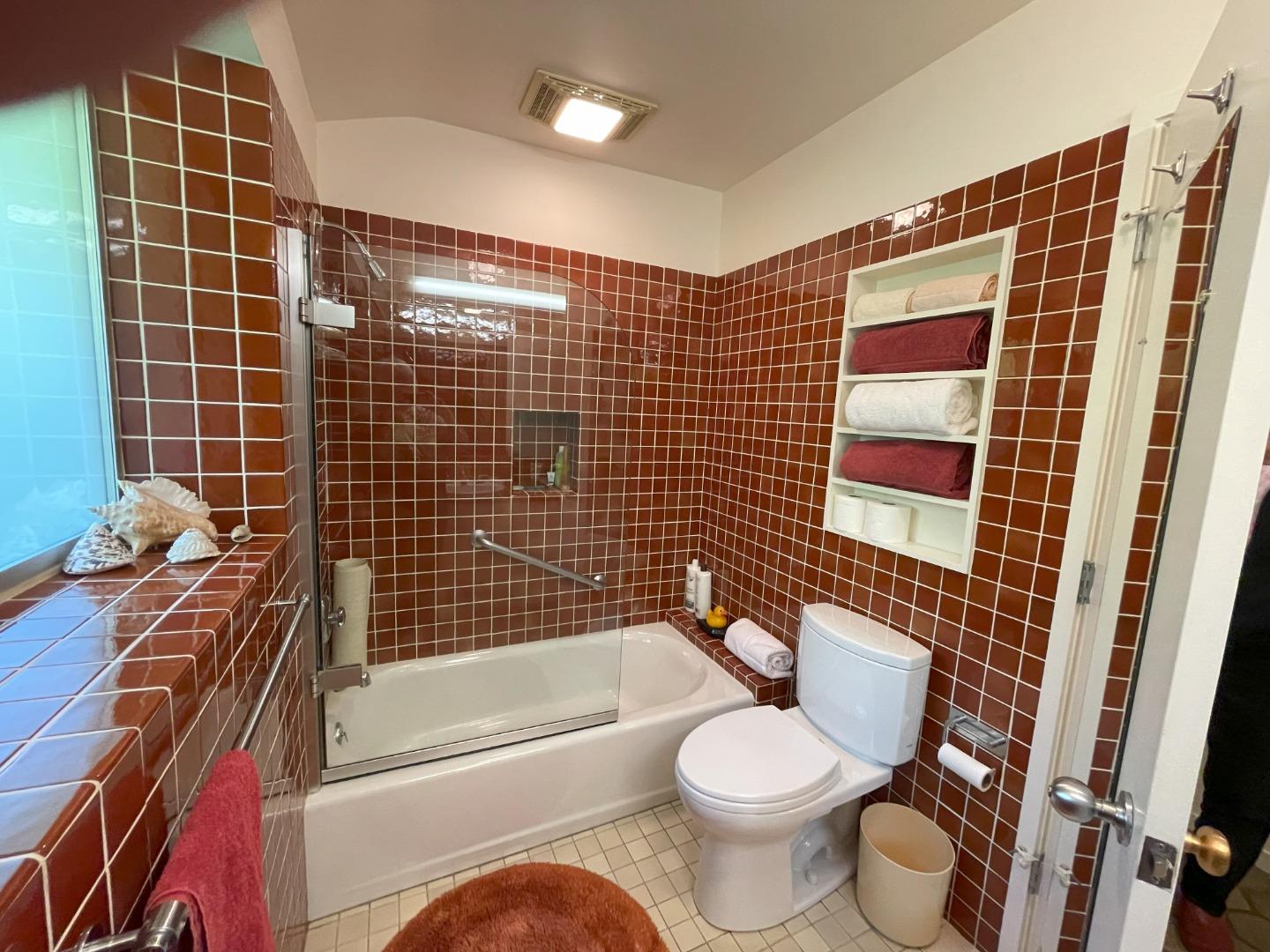 Detail Gallery Image 12 of 23 For 843 Sonoma Terrace, Stanford,  CA 94305 - 4 Beds | 2/1 Baths
