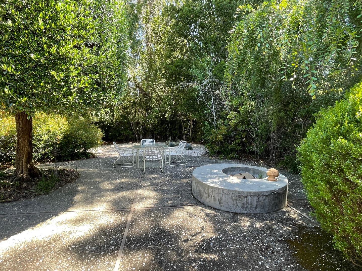Detail Gallery Image 15 of 23 For 843 Sonoma Terrace, Stanford,  CA 94305 - 4 Beds | 2/1 Baths