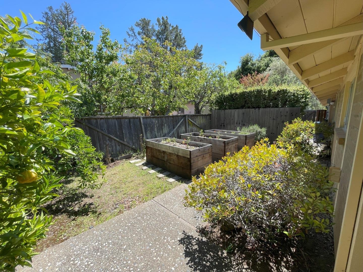 Detail Gallery Image 21 of 23 For 843 Sonoma Terrace, Stanford,  CA 94305 - 4 Beds | 2/1 Baths