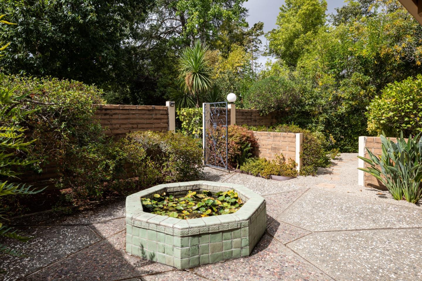 Detail Gallery Image 28 of 32 For 843 Sonoma Terrace, Stanford,  CA 94305 - 4 Beds | 2/1 Baths