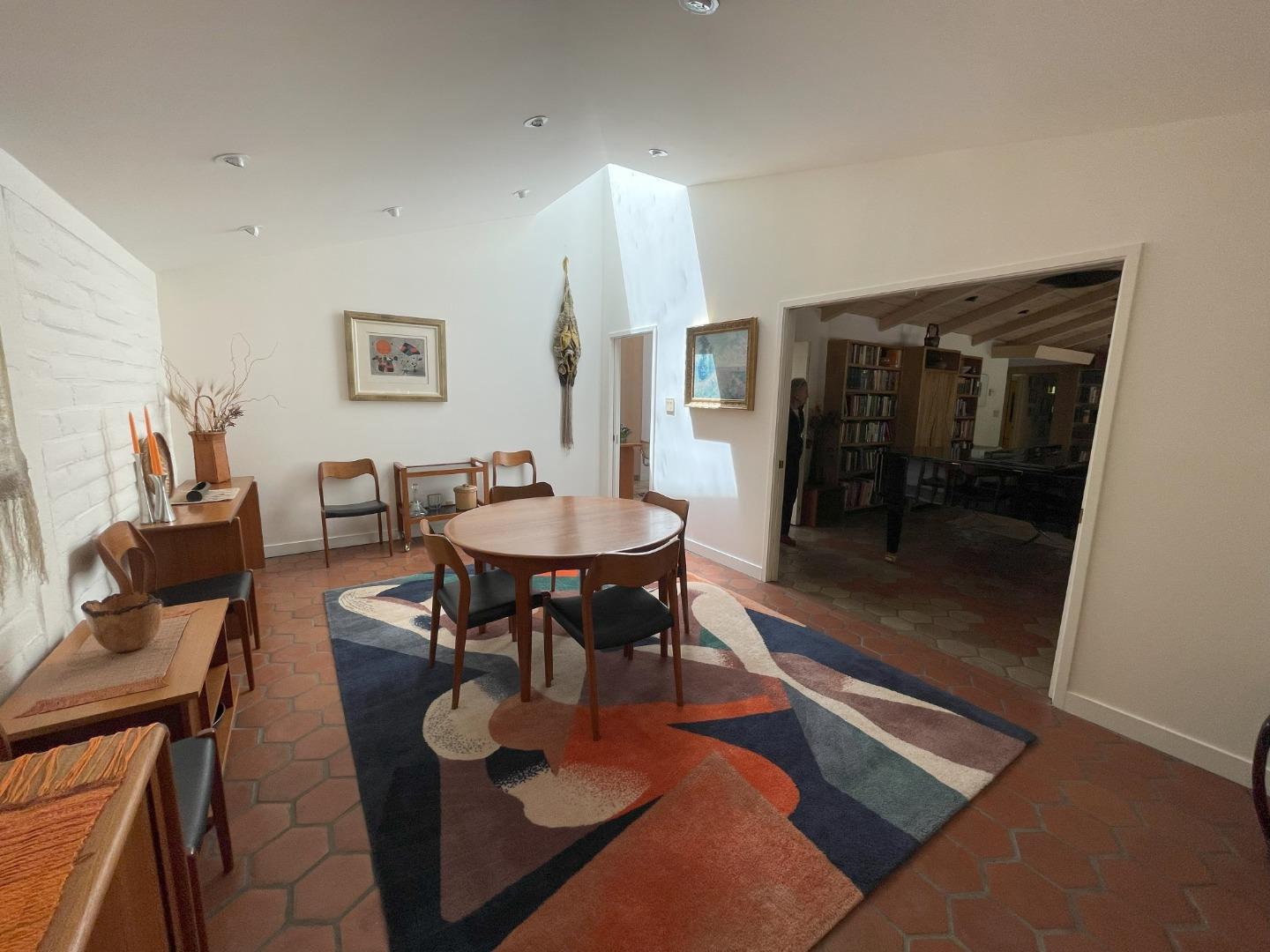 Detail Gallery Image 4 of 23 For 843 Sonoma Terrace, Stanford,  CA 94305 - 4 Beds | 2/1 Baths