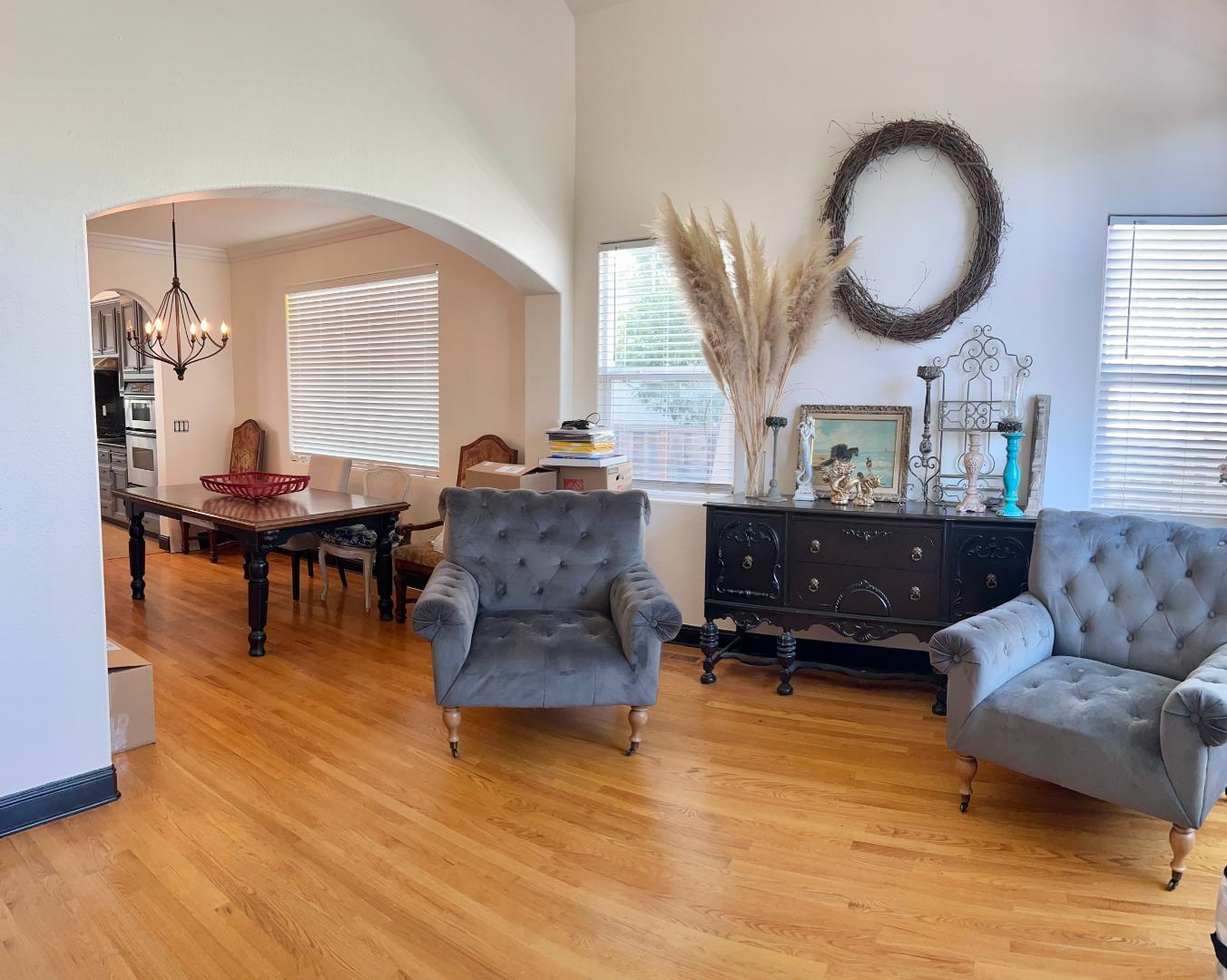 Detail Gallery Image 2 of 7 For 310 Bosque St, Gilroy,  CA 95020 - 4 Beds | 3/1 Baths