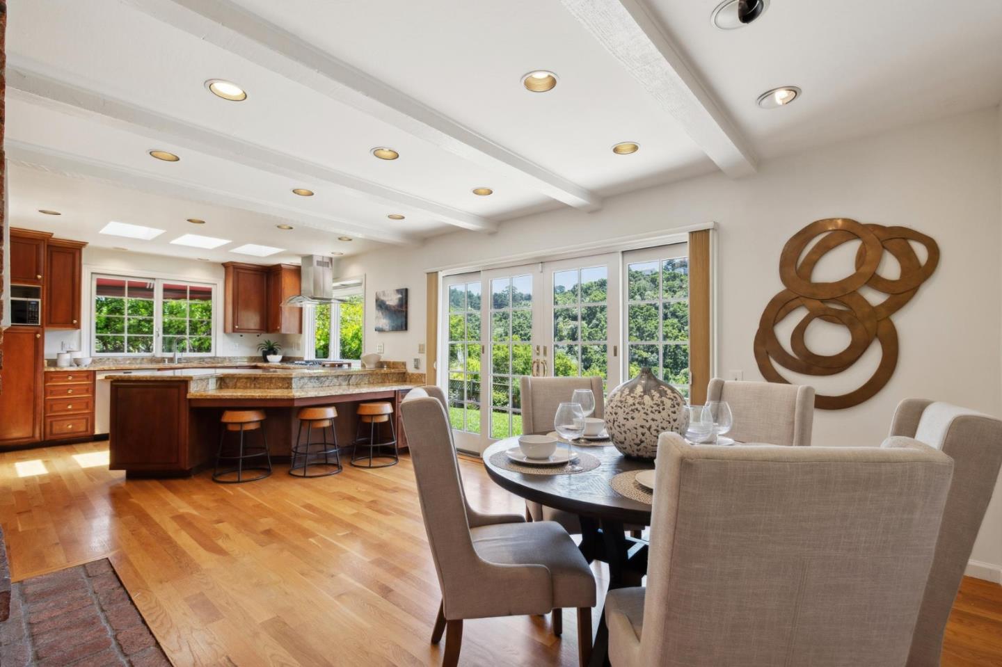 Detail Gallery Image 15 of 60 For 1412 Rainbow Dr, San Mateo,  CA 94402 - 3 Beds | 2/1 Baths