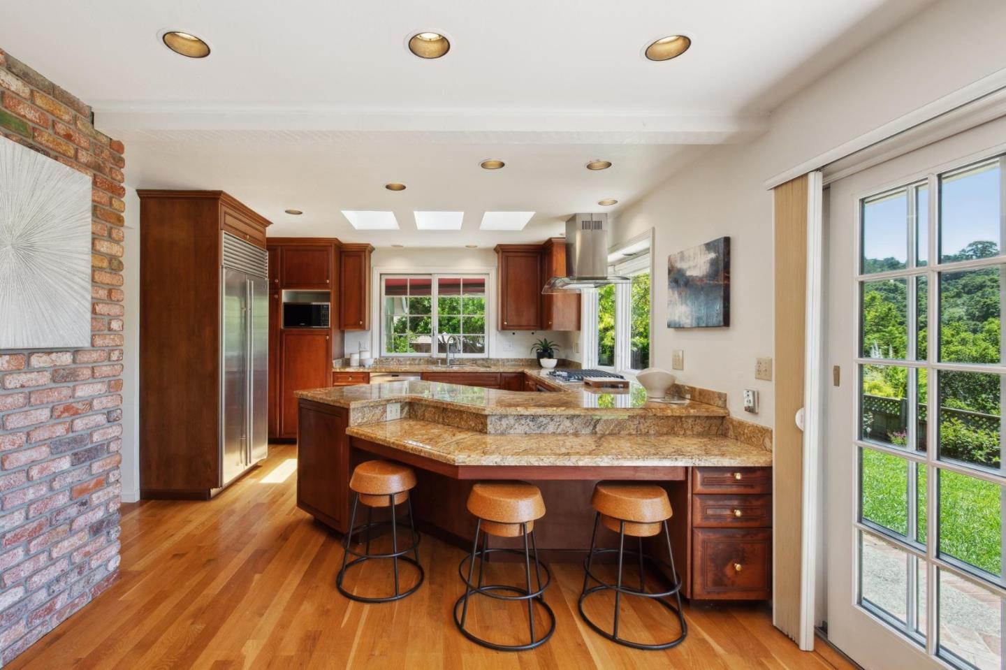 Detail Gallery Image 22 of 60 For 1412 Rainbow Dr, San Mateo,  CA 94402 - 3 Beds | 2/1 Baths