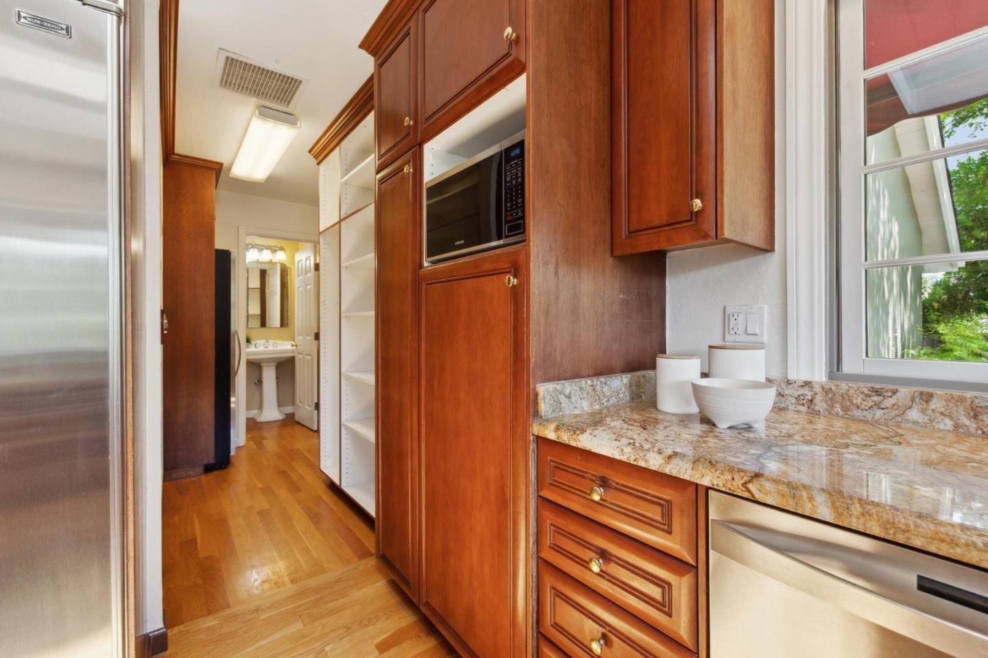 Detail Gallery Image 28 of 60 For 1412 Rainbow Dr, San Mateo,  CA 94402 - 3 Beds | 2/1 Baths