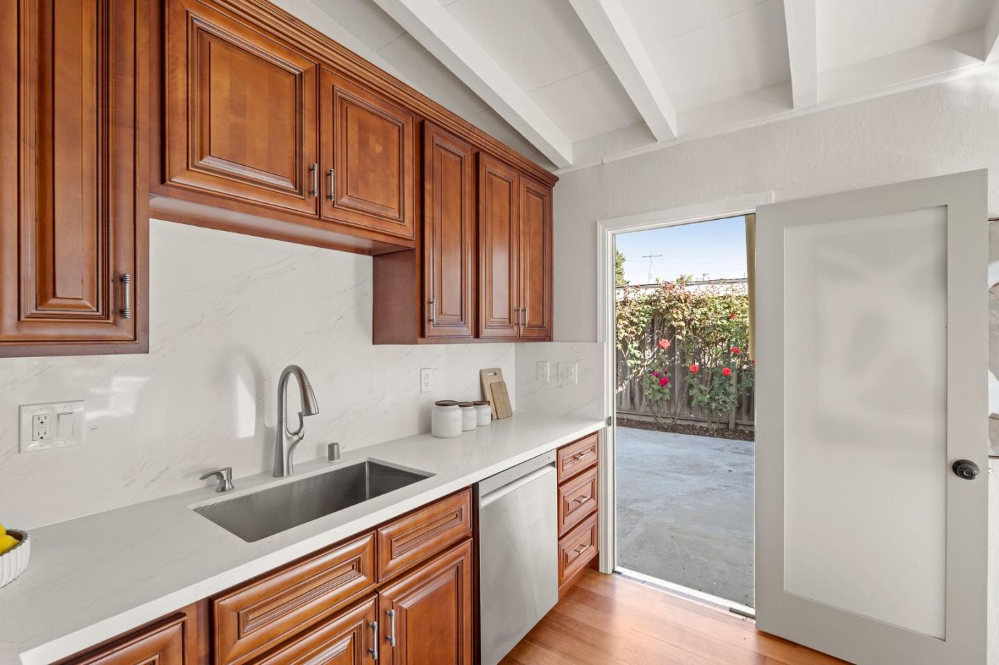 Detail Gallery Image 15 of 45 For 2025 Jackson St, Santa Clara,  CA 95050 - 3 Beds | 2 Baths