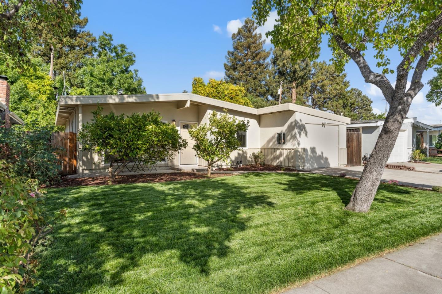 Detail Gallery Image 3 of 45 For 2025 Jackson St, Santa Clara,  CA 95050 - 3 Beds | 2 Baths