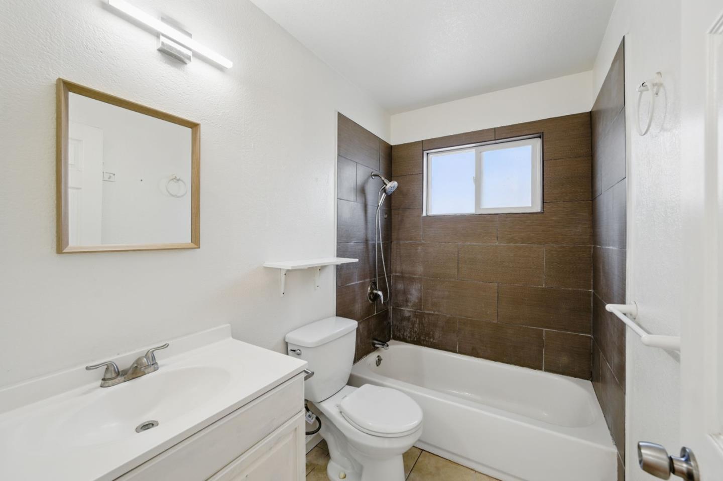 Detail Gallery Image 5 of 8 For 804 Farm Dr, San Jose,  CA 95136 - – Beds | – Baths