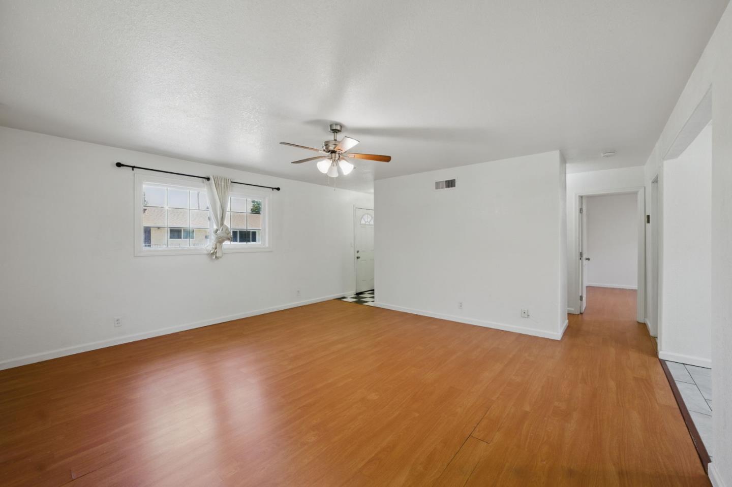 Detail Gallery Image 6 of 8 For 804 Farm Dr, San Jose,  CA 95136 - – Beds | – Baths