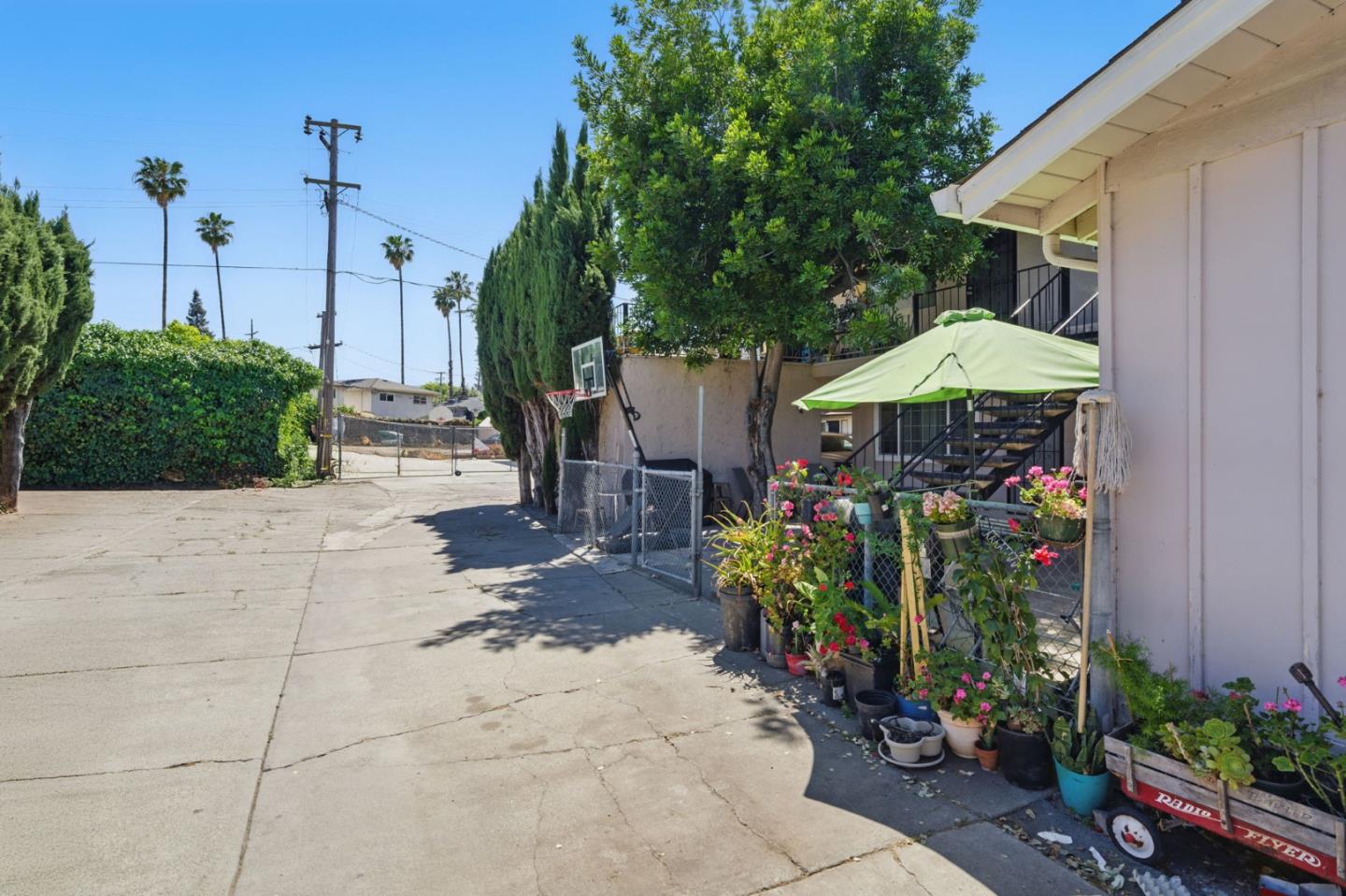 Detail Gallery Image 8 of 8 For 804 Farm Dr, San Jose,  CA 95136 - – Beds | – Baths