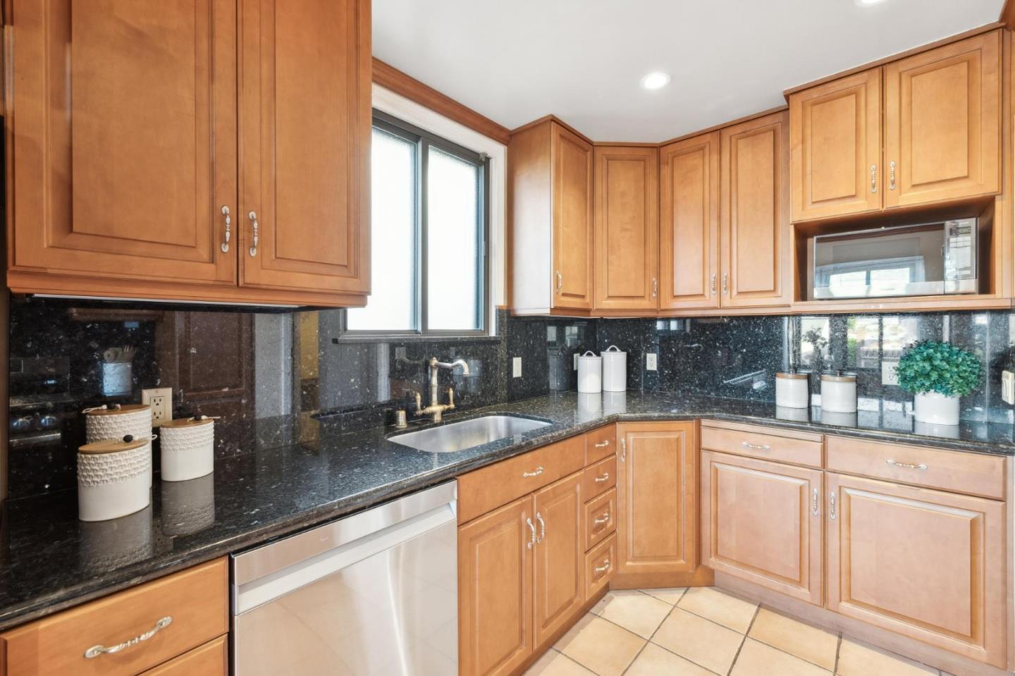 Detail Gallery Image 15 of 55 For 193 Willow Ave, Millbrae,  CA 94030 - 4 Beds | 3 Baths