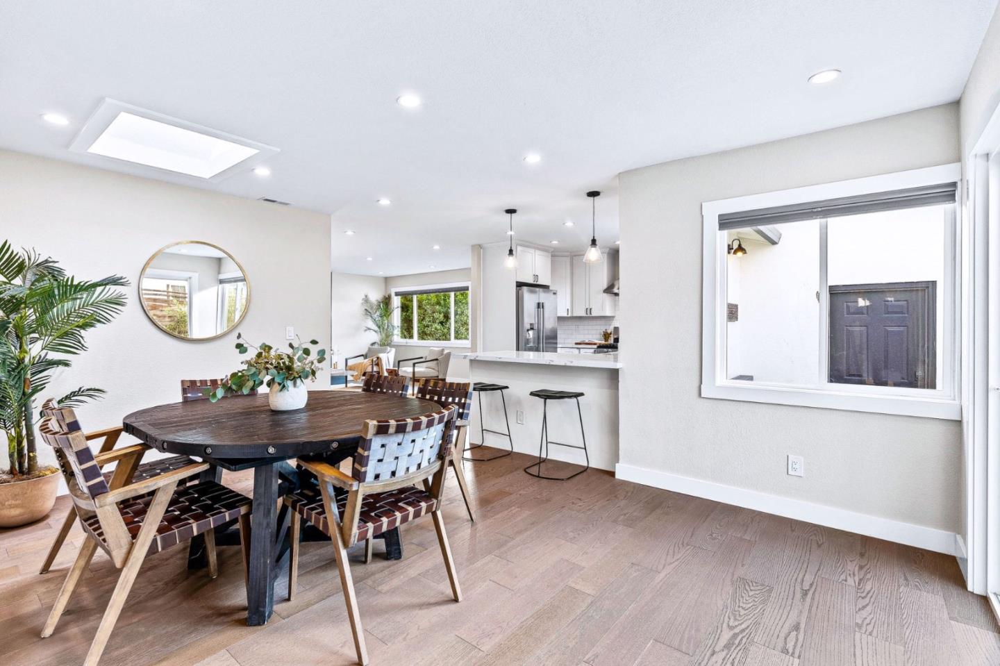 Detail Gallery Image 12 of 40 For 1430 De Solo Dr, Pacifica,  CA 94044 - 4 Beds | 2 Baths