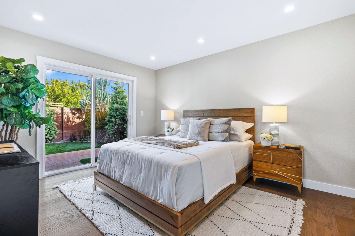 Detail Gallery Image 17 of 40 For 1430 De Solo Dr, Pacifica,  CA 94044 - 4 Beds | 2 Baths