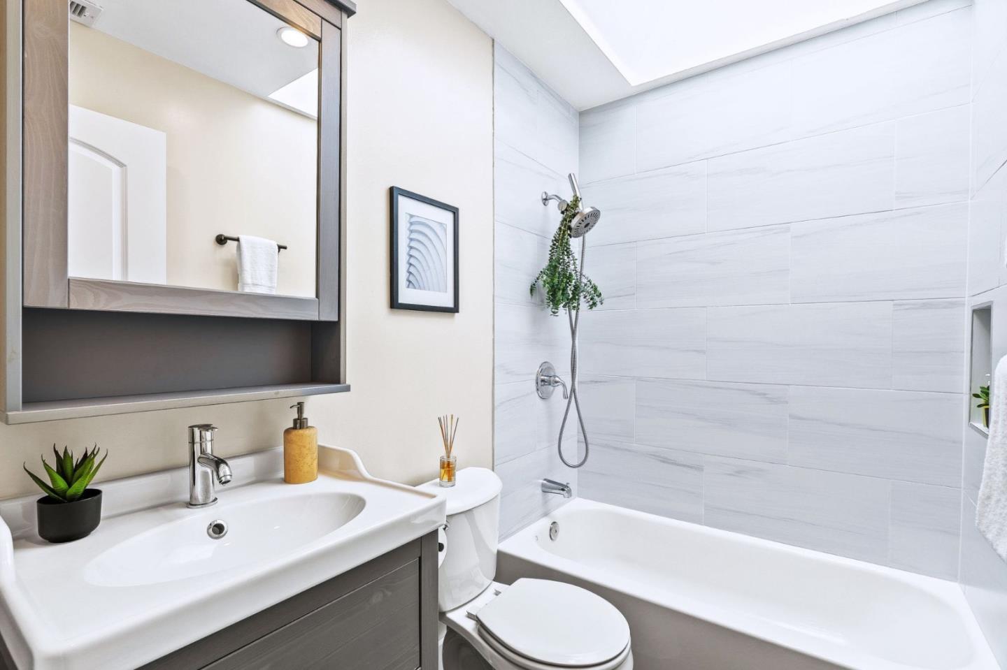 Detail Gallery Image 18 of 40 For 1430 De Solo Dr, Pacifica,  CA 94044 - 4 Beds | 2 Baths