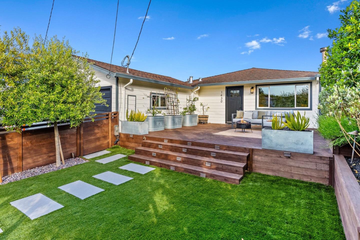 Detail Gallery Image 5 of 40 For 1430 De Solo Dr, Pacifica,  CA 94044 - 4 Beds | 2 Baths