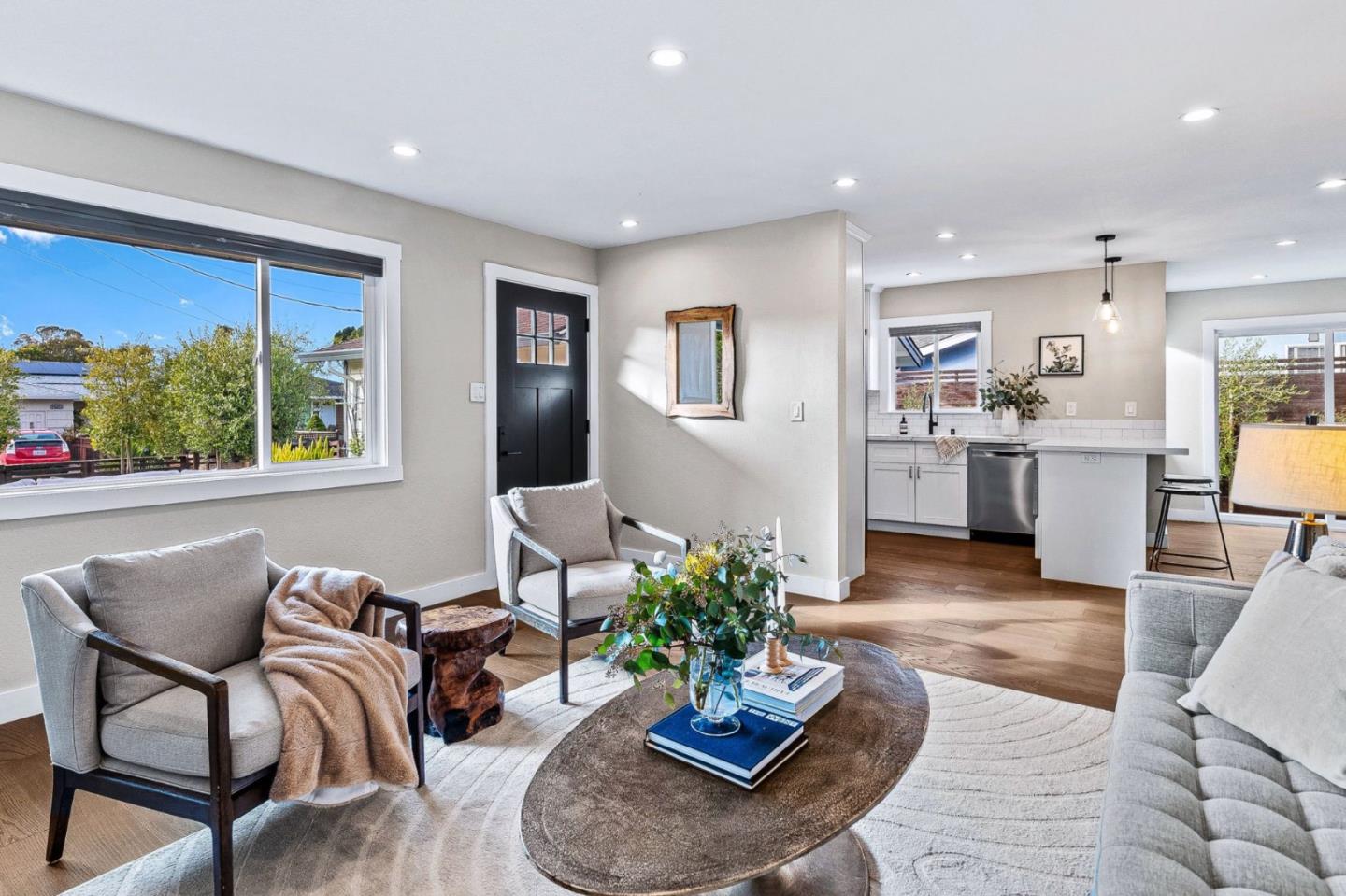 Detail Gallery Image 8 of 40 For 1430 De Solo Dr, Pacifica,  CA 94044 - 4 Beds | 2 Baths
