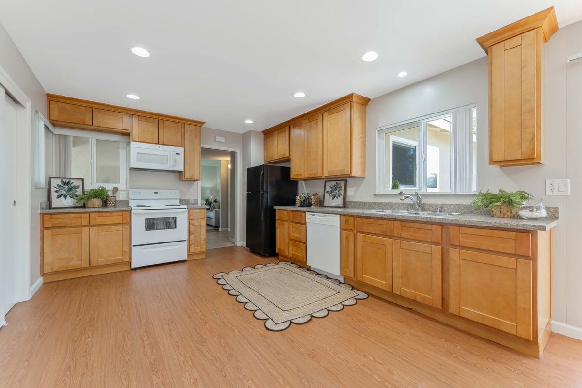 Detail Gallery Image 8 of 18 For 6239 Ocho Rios Dr, San Jose,  CA 95123 - 3 Beds | 2 Baths