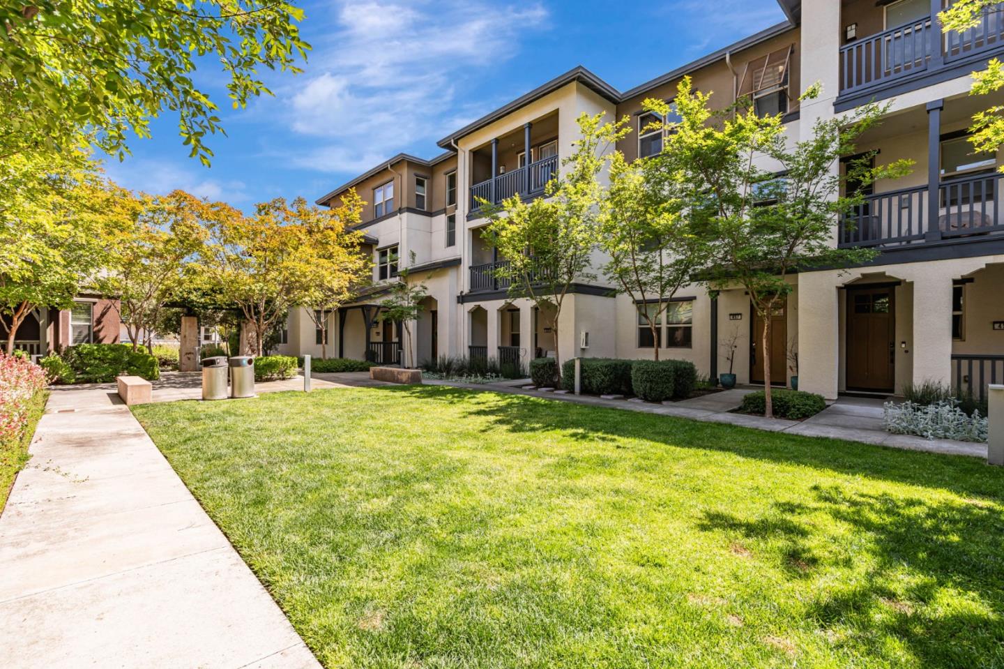 Detail Gallery Image 4 of 40 For 457 Diller St, Alameda,  CA 94501 - 3 Beds | 3/1 Baths