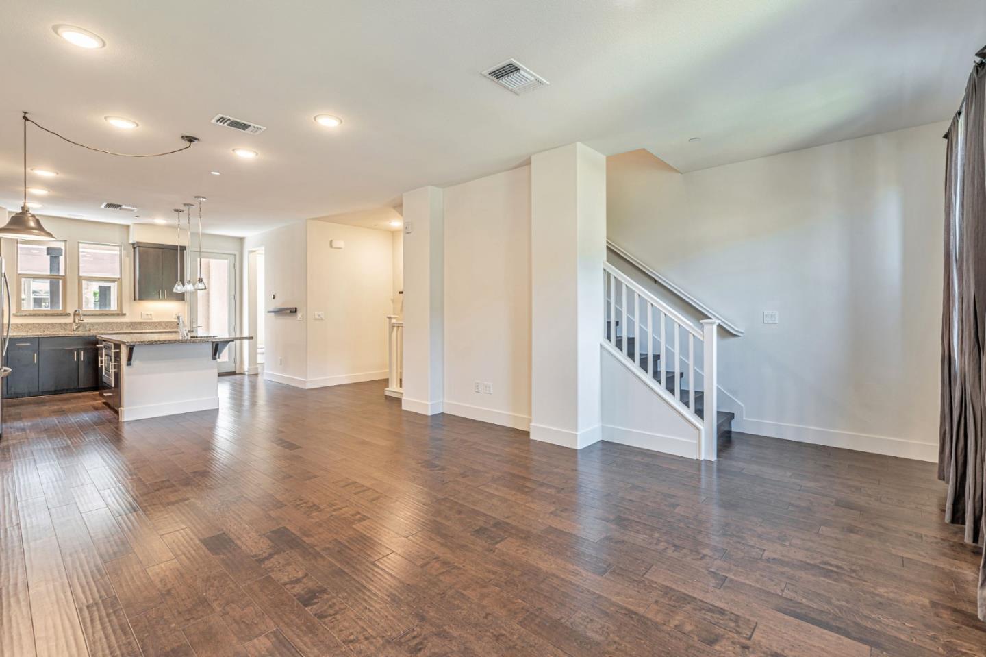 Detail Gallery Image 8 of 40 For 457 Diller St, Alameda,  CA 94501 - 3 Beds | 3/1 Baths