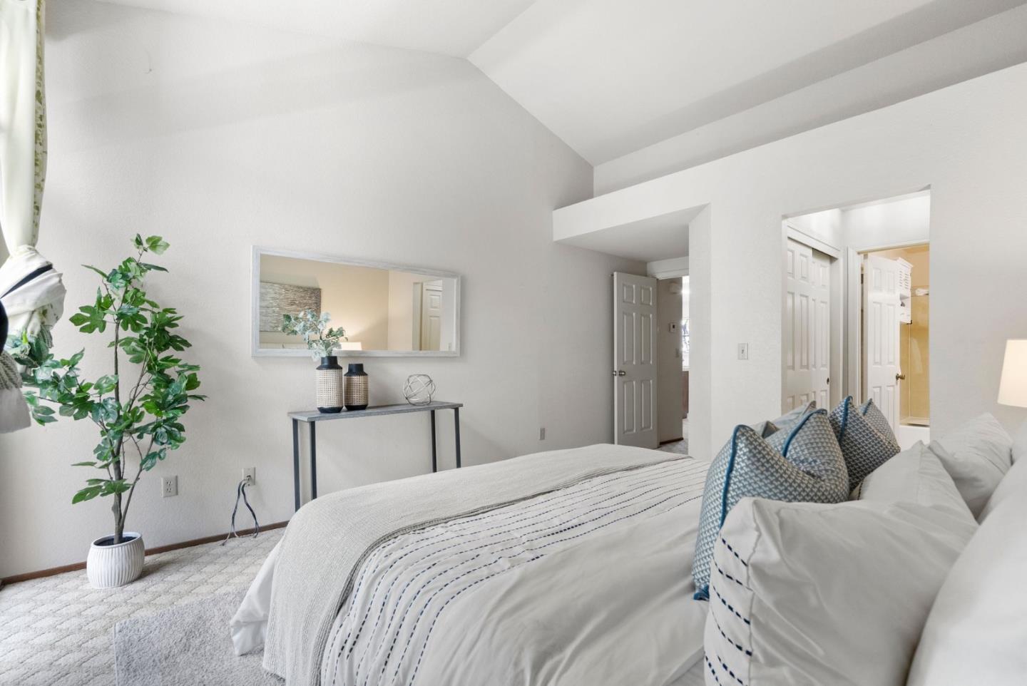 Detail Gallery Image 11 of 34 For 1795 Parkview Green Cir, San Jose,  CA 95131 - 2 Beds | 2 Baths
