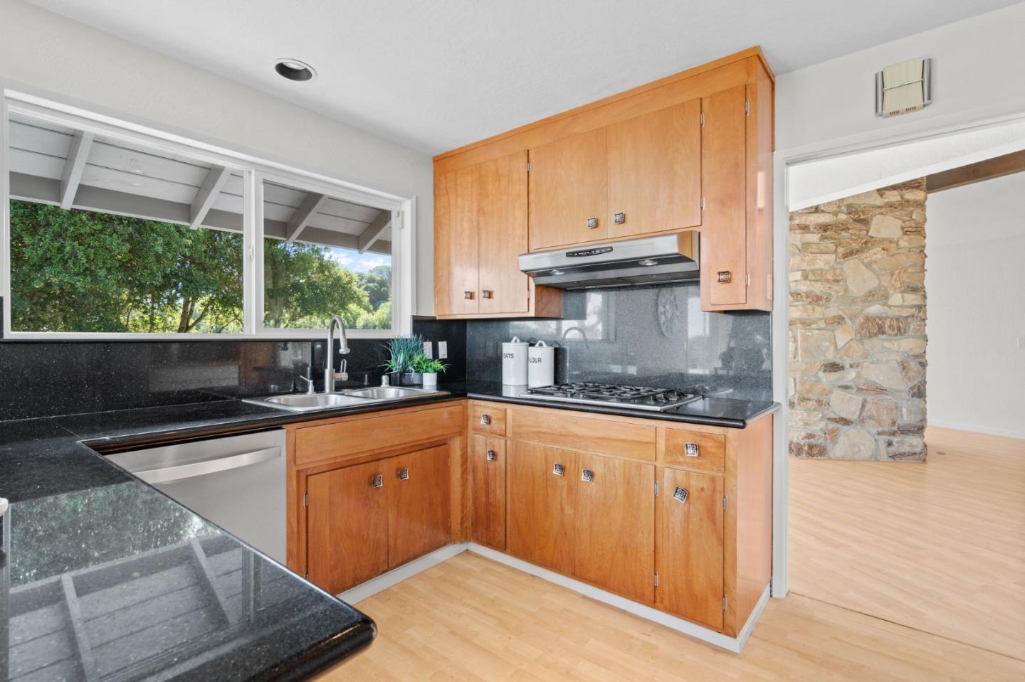 Detail Gallery Image 15 of 51 For 16451 Wood Acres Rd, Los Gatos,  CA 95030 - 4 Beds | 2 Baths