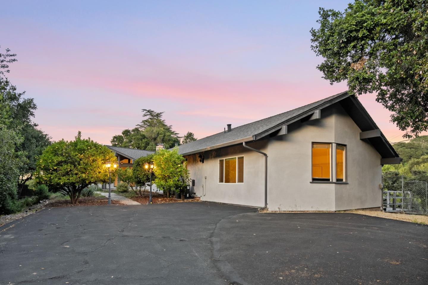 Detail Gallery Image 5 of 51 For 16451 Wood Acres Rd, Los Gatos,  CA 95030 - 4 Beds | 2 Baths